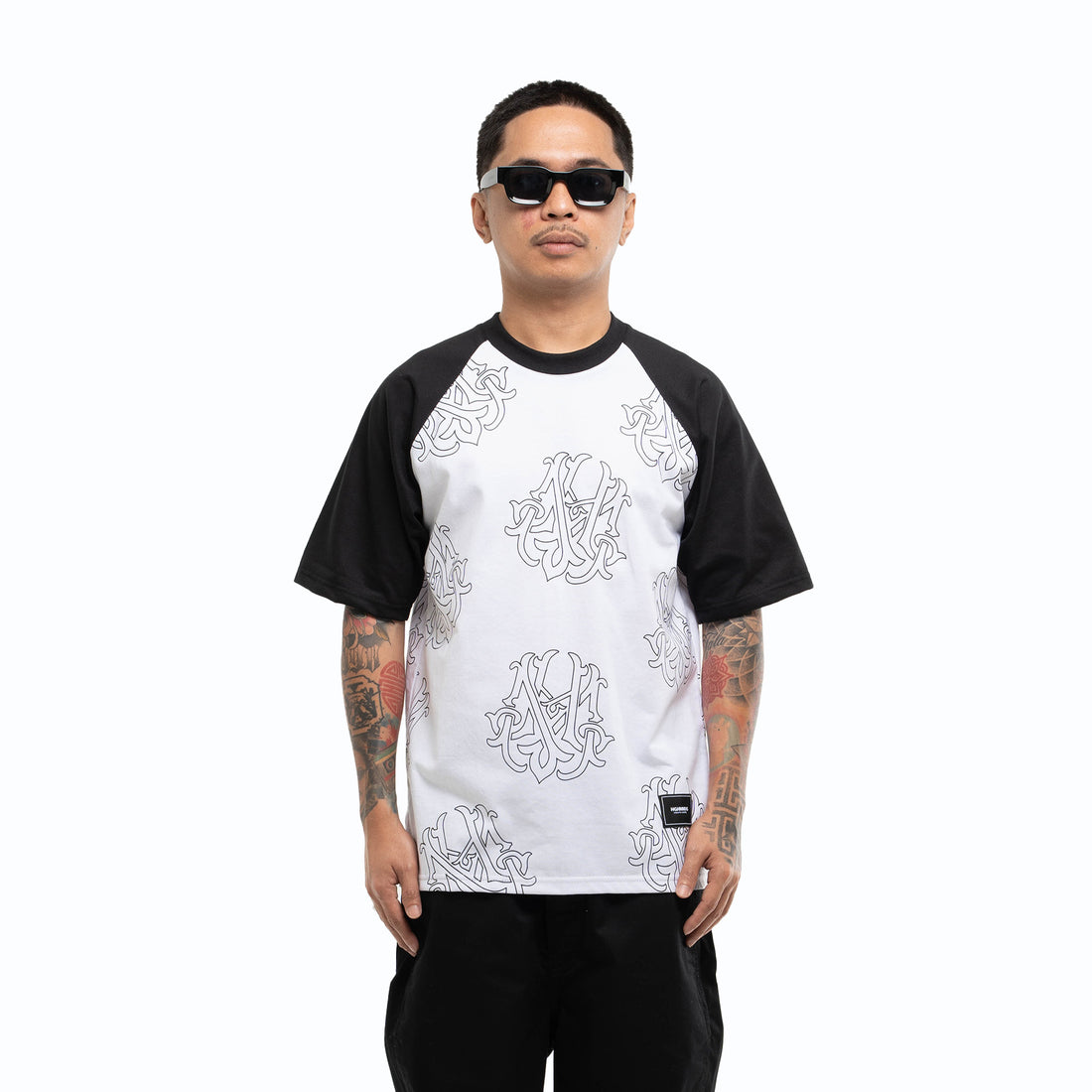Outlined Tee